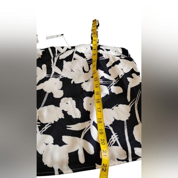 Banana Republic | NWT White Floral Silky Tank Black & White Boxy Camisole Top - Picture 7 of 12